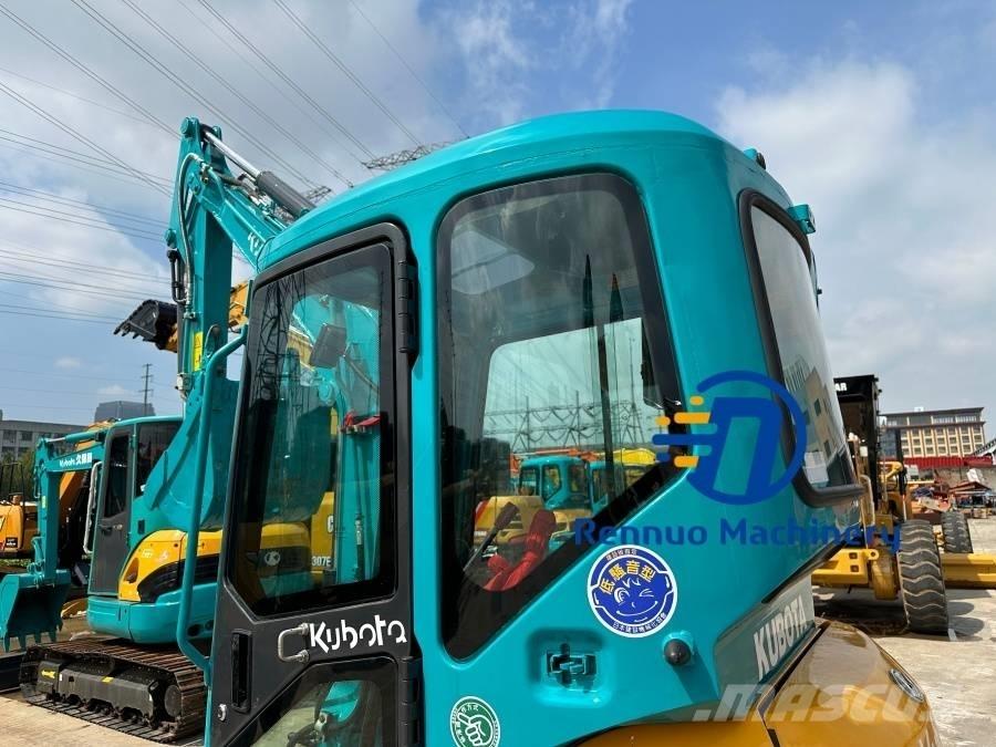 Kubota U 25 小型挖土機/掘鑿機<7t(小型挖掘機)