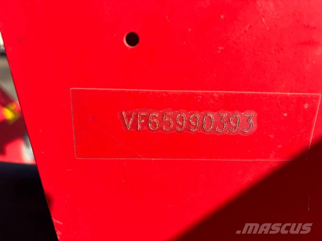 Kverneland 97150C 耙與翻草機