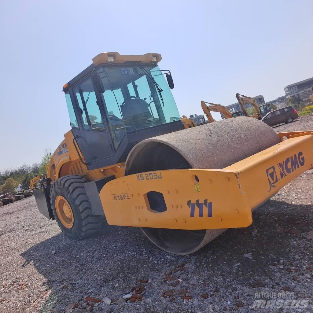 XCMG XS203J 單輪滾壓機