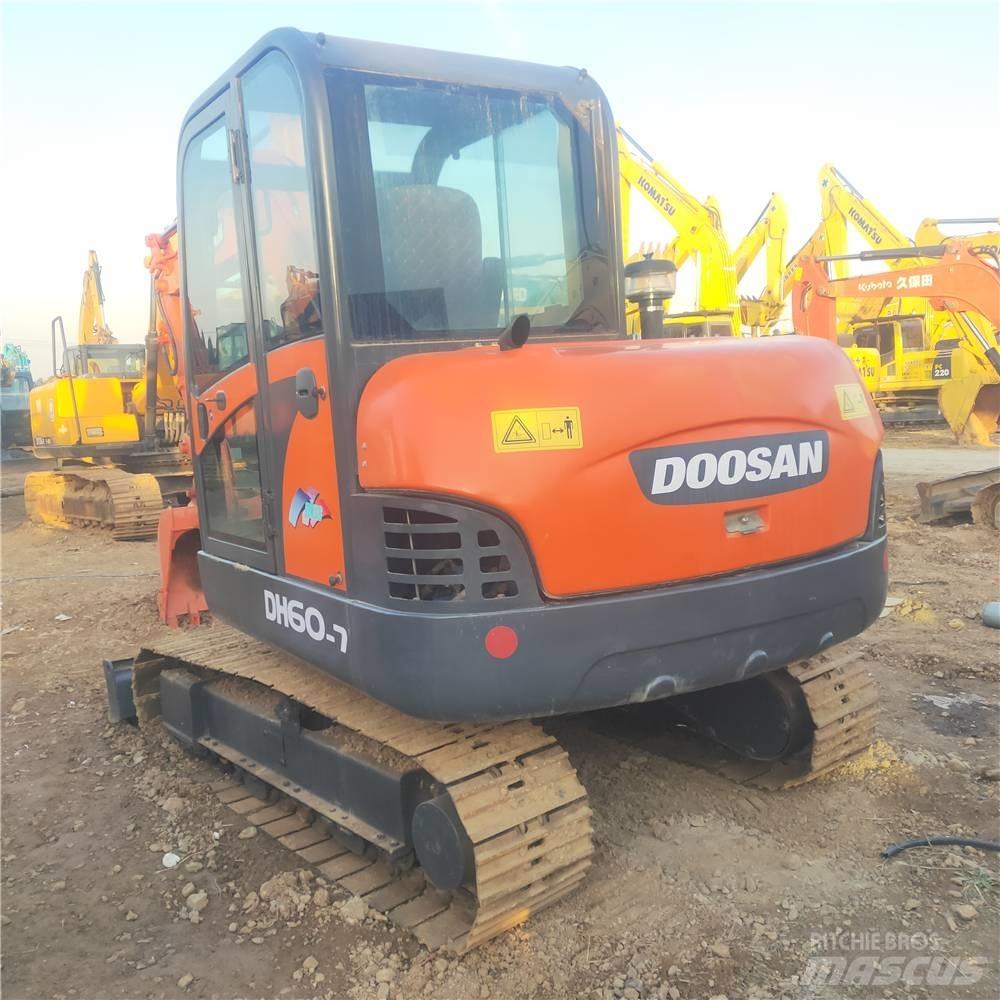 Doosan DH 60-7 小型挖土機/掘鑿機<7t(小型挖掘機)