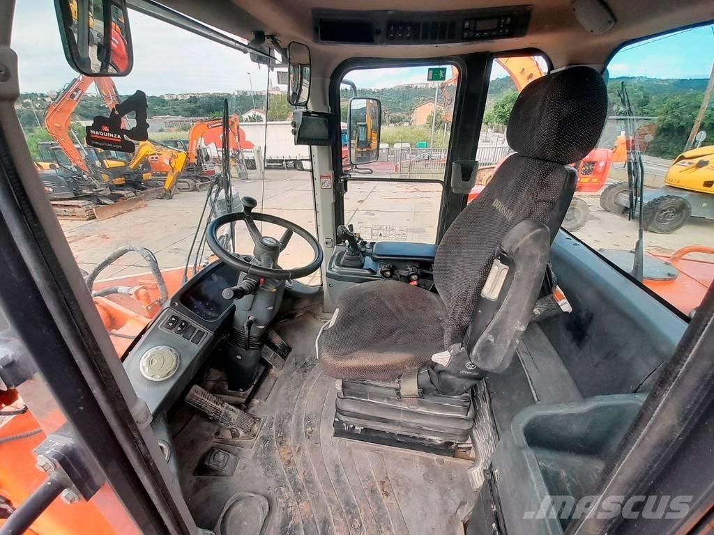 Doosan DL 250-3 輪胎式裝載機