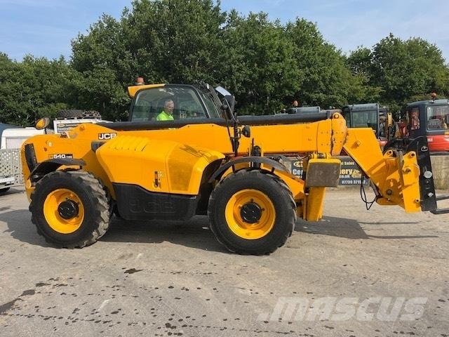JCB 540-140 伸縮臂操作車