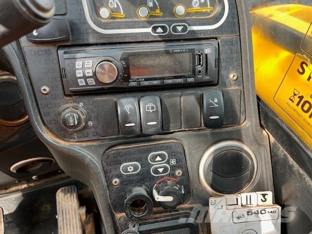 JCB 540-140 伸縮臂操作車