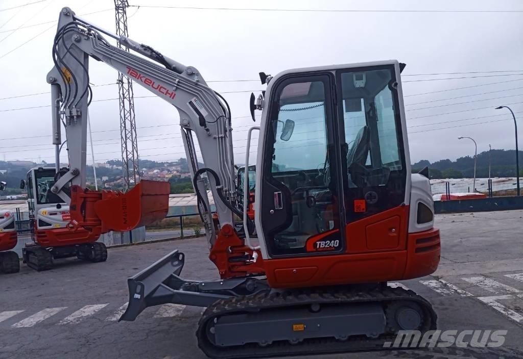 Takeuchi TB 240 小型挖土機/掘鑿機<7t(小型挖掘機)