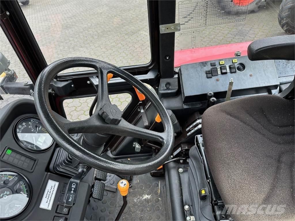 Belarus MTS 952.2 曳引機