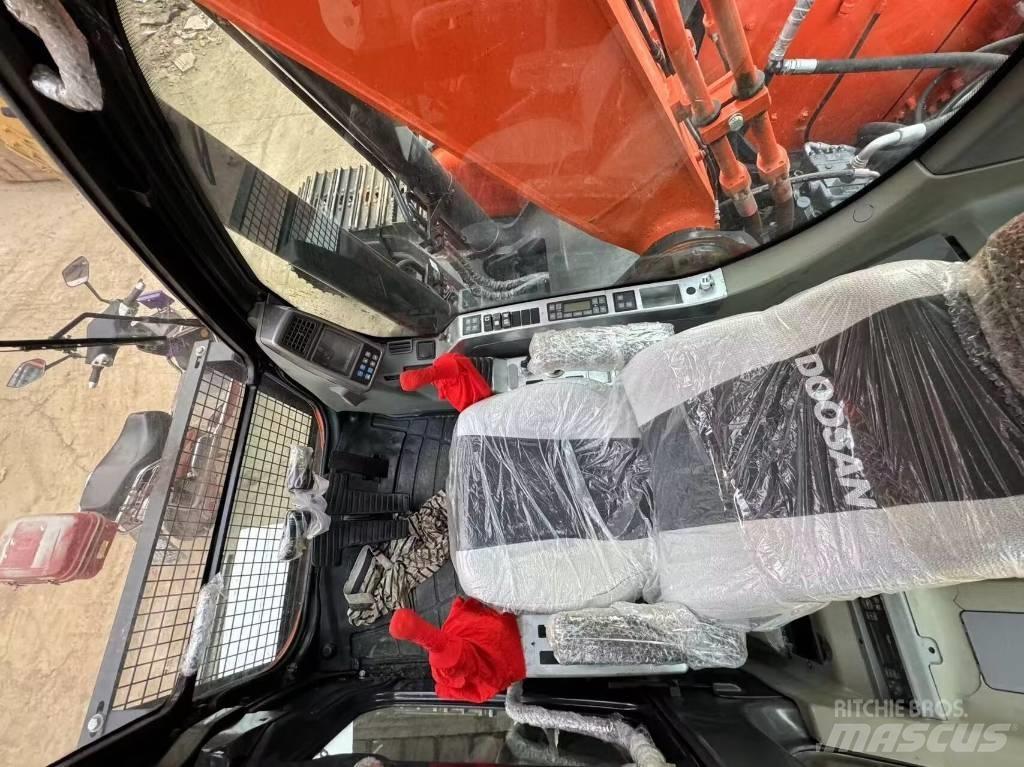 Doosan DX 300 履帶式 挖土機/掘鑿機/挖掘機