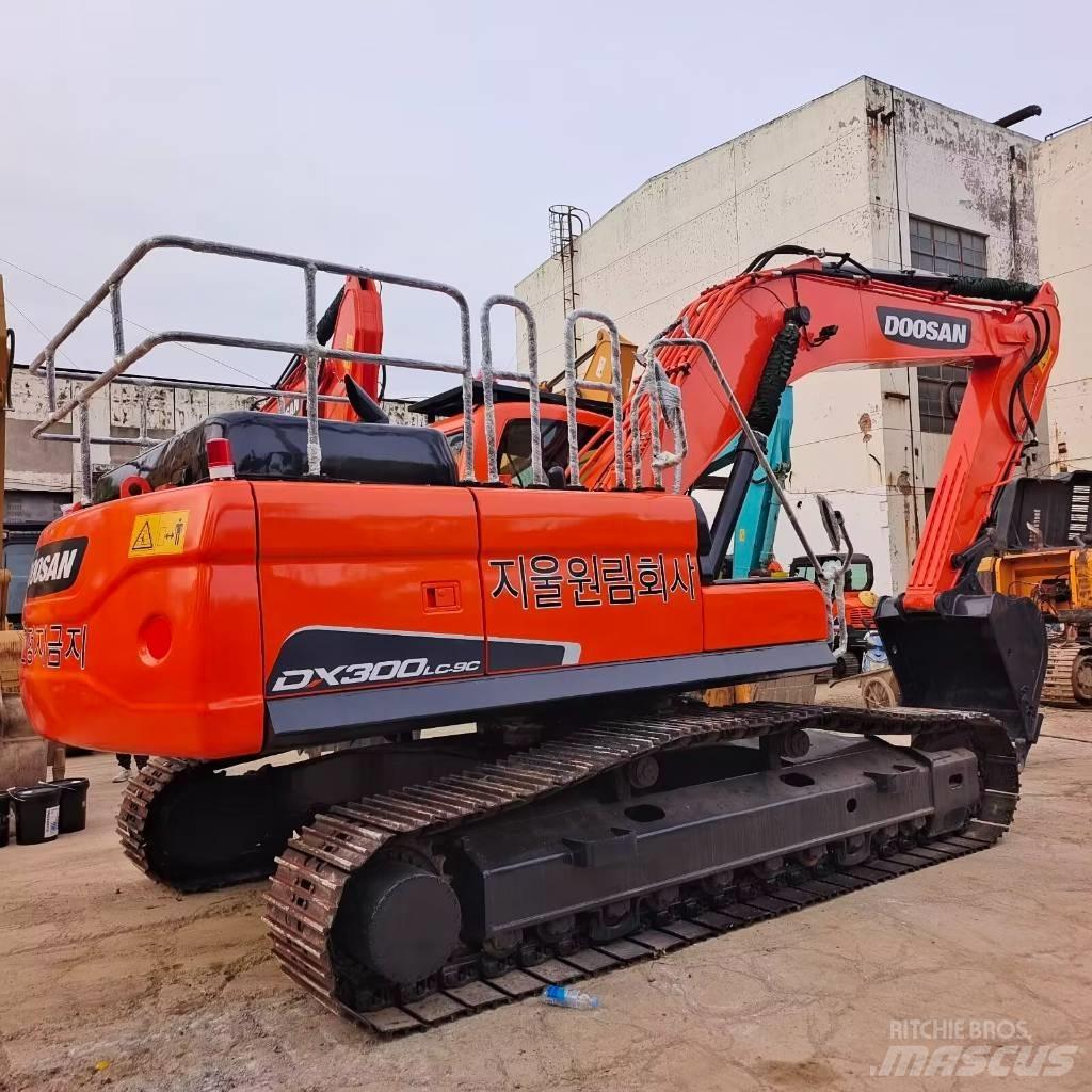 Doosan DX 300 履帶式 挖土機/掘鑿機/挖掘機