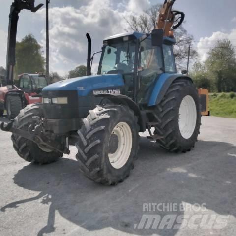 New Holland TM 165 曳引機