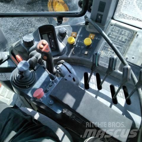 New Holland TM 165 曳引機