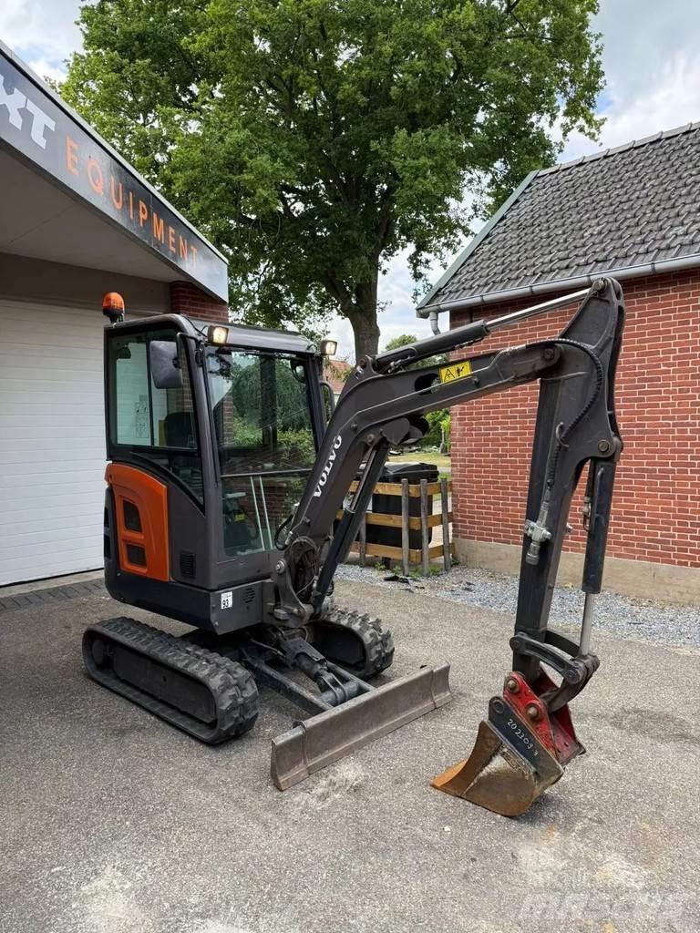 Volvo EC 18 D 小型挖土機/掘鑿機<7t(小型挖掘機)