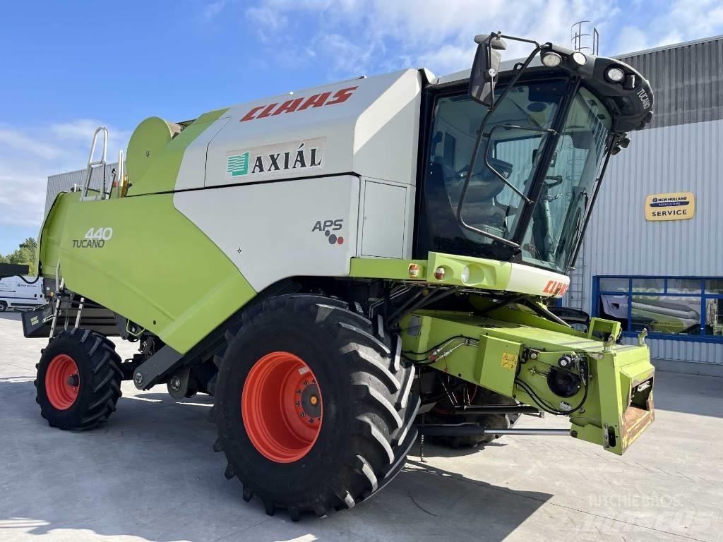 CLAAS Tucano 440 聯合收穫機