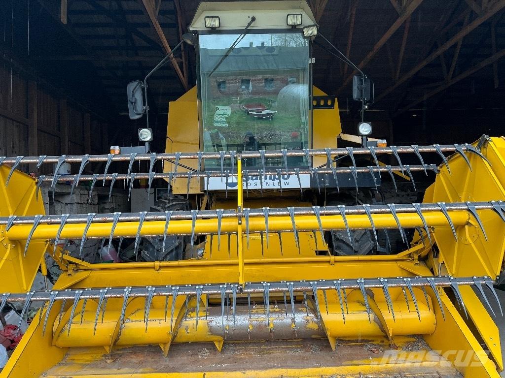 Sampo-Rosenlew 2050 聯合收穫機