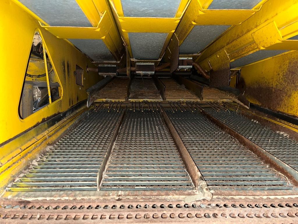 Sampo-Rosenlew 2050 聯合收穫機