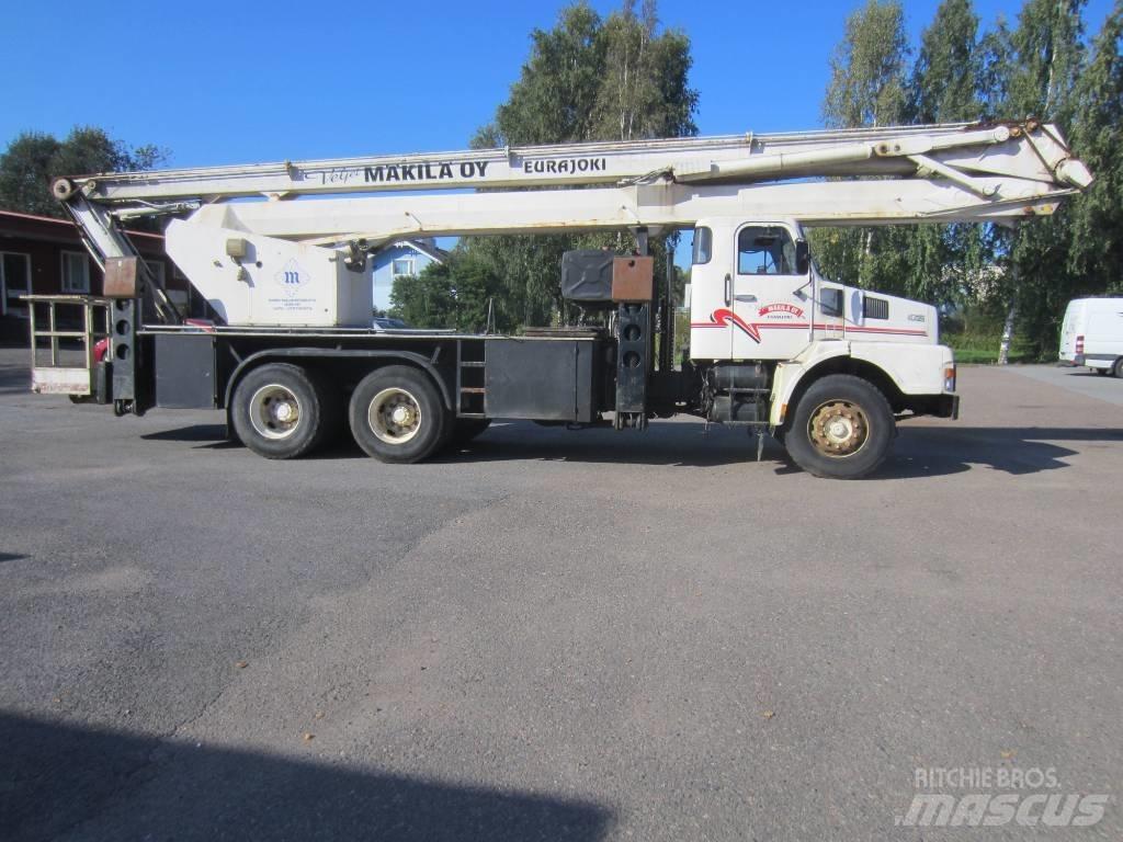 Volvo N 7 6X2 4600 起重機卡車
