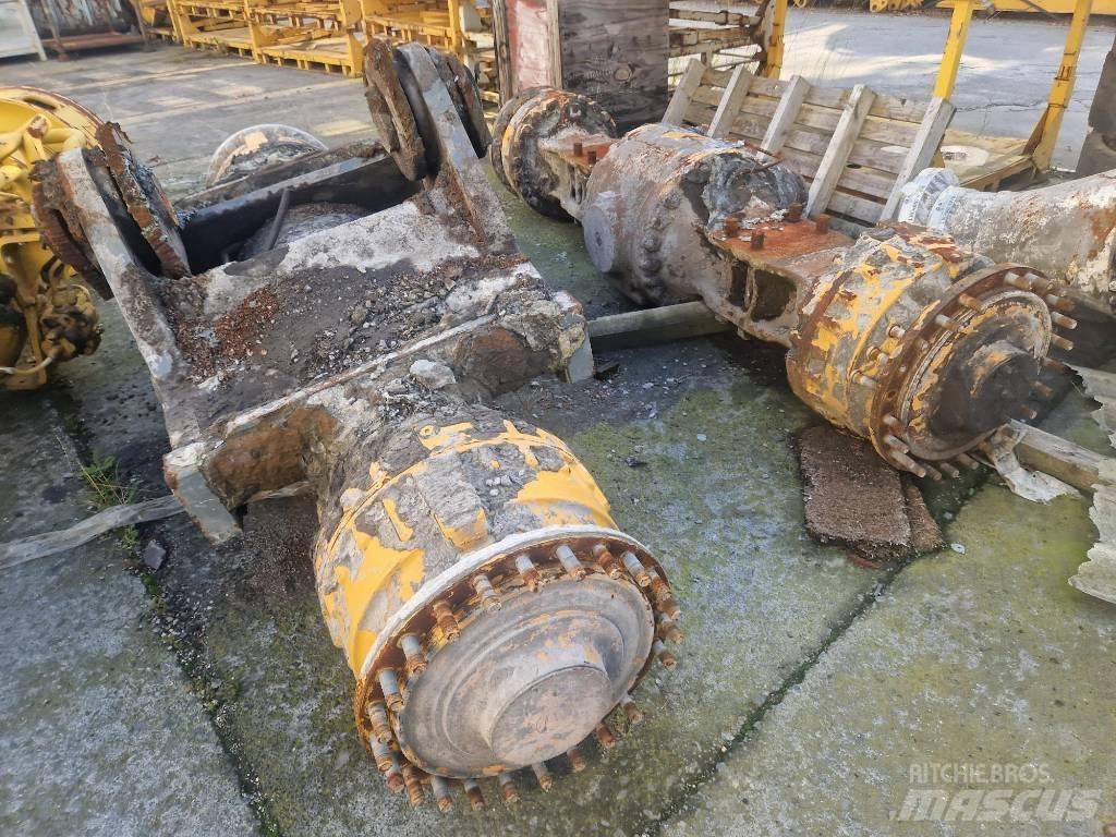 Liebherr L 586 軸