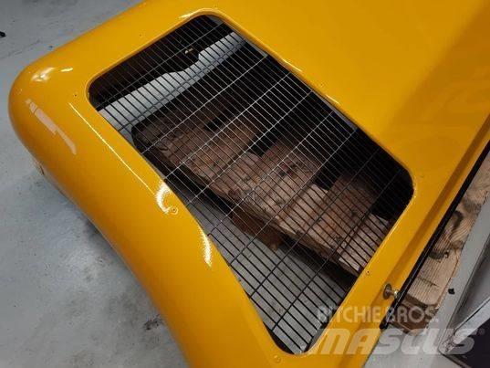 JCB 537-135 bonnet 駕駛室與內部