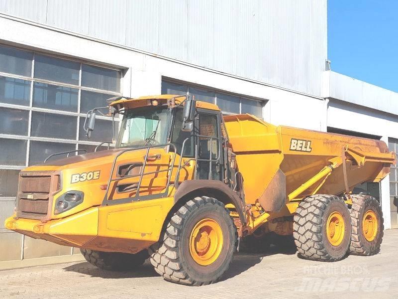 Bell B 30 E 鉸接式起吊車