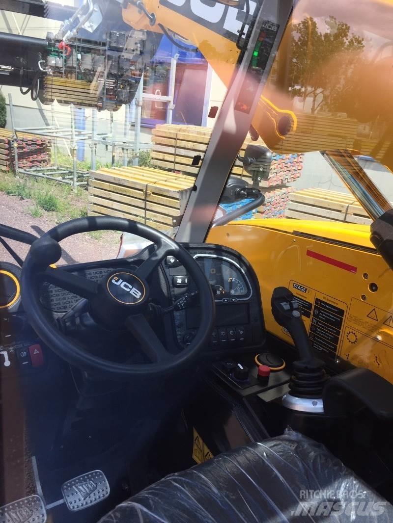 JCB 525-60 伸縮臂操作車