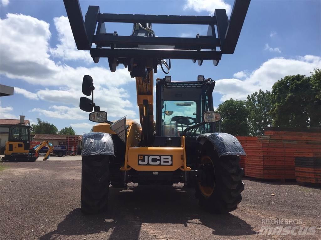 JCB 525-60 伸縮臂操作車