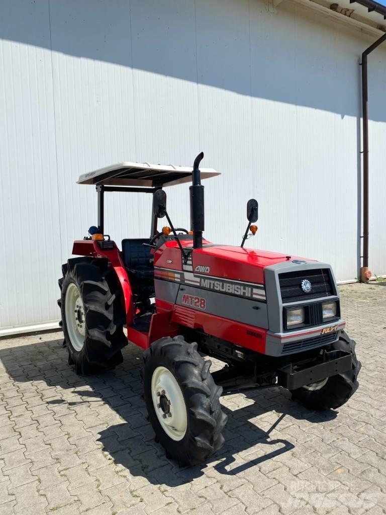 Mitsubishi MT28 小型曳引機