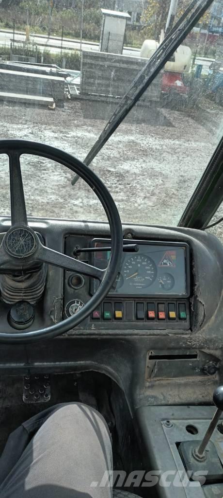 Merlo Roto 40.21 伸縮臂操作車