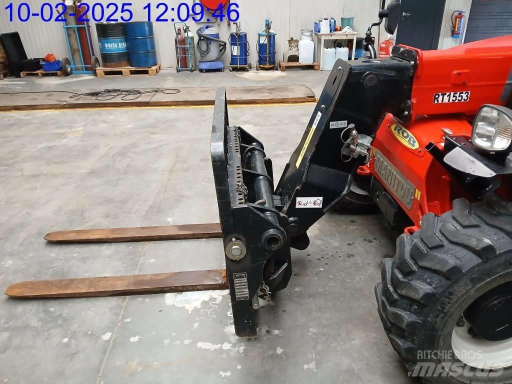 Manitou MT 625 伸縮臂操作車