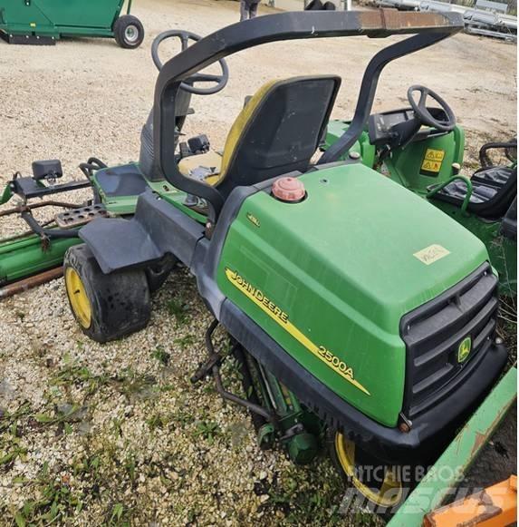 John Deere 2500 A 果嶺割草機