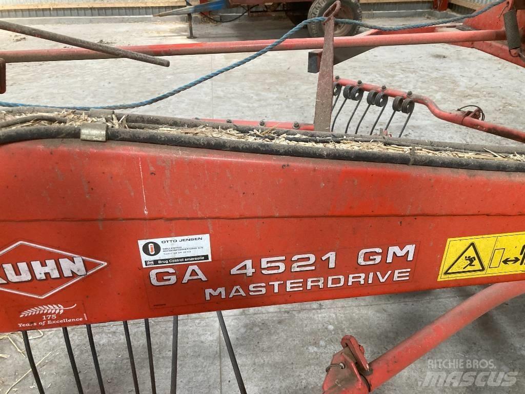 Kuhn GA 4521 耙與翻草機