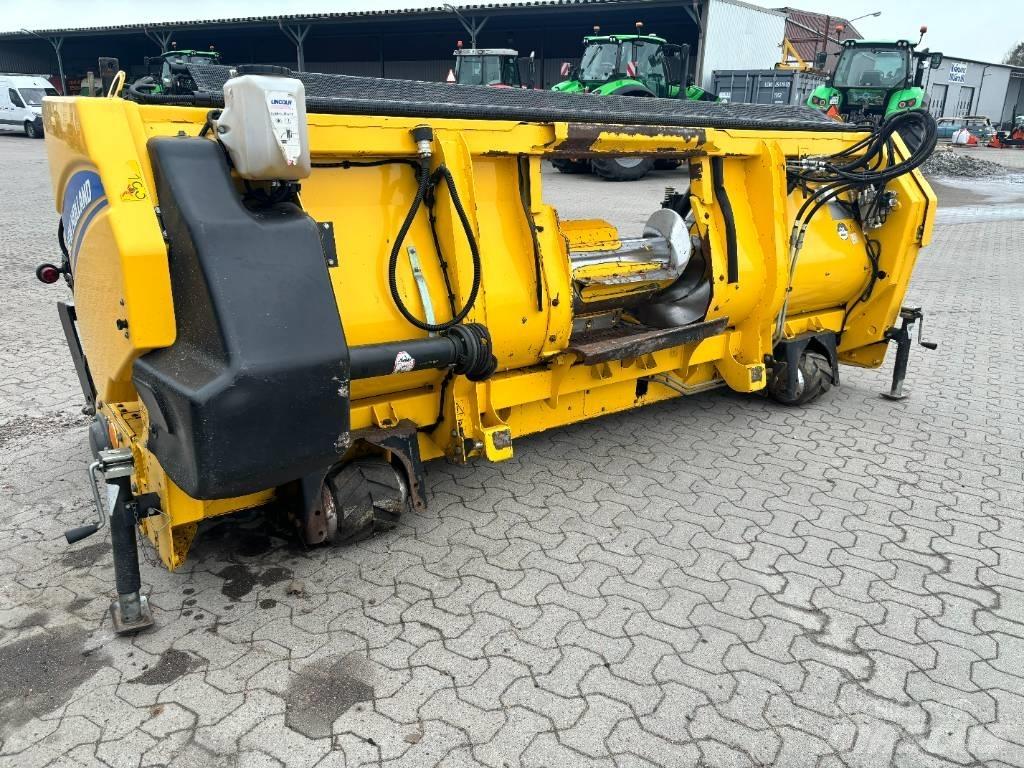 New Holland FR 500 自走式飼料採集機