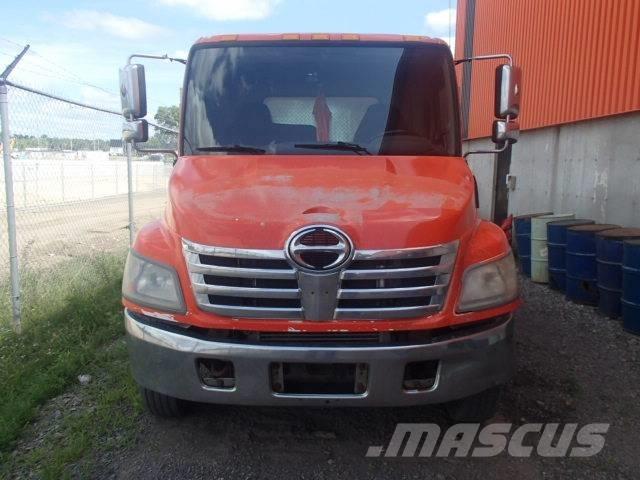 Hino 185 平板式/側卸式卡車