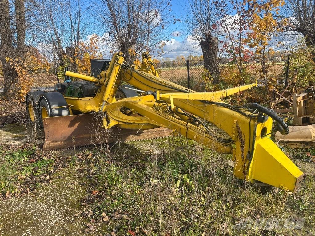 Lokomo AH132 平土機