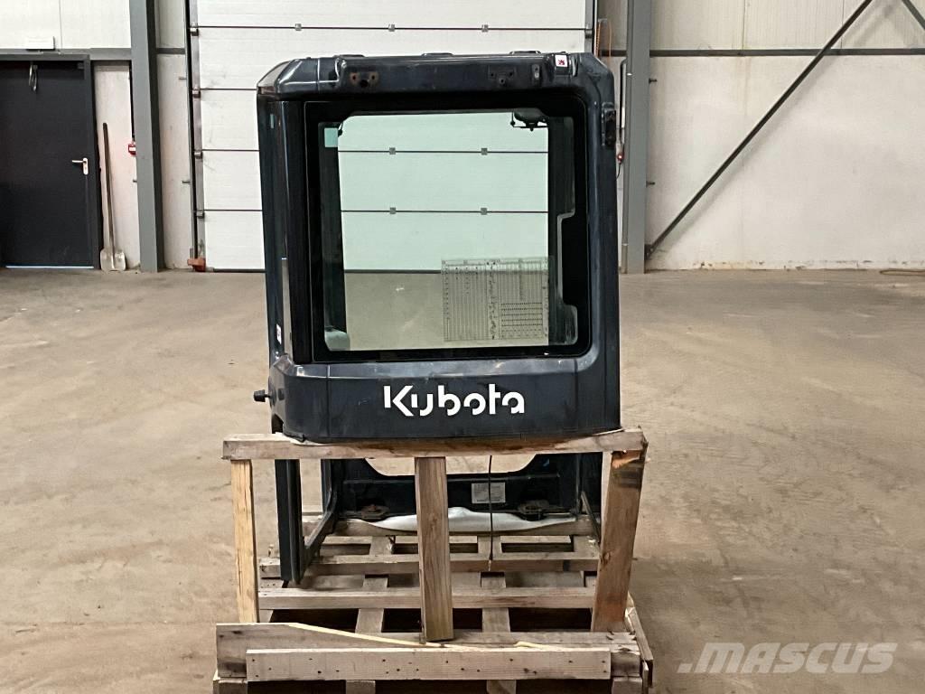 Kubota U 48-4 / U 55-4 駕駛室與內部