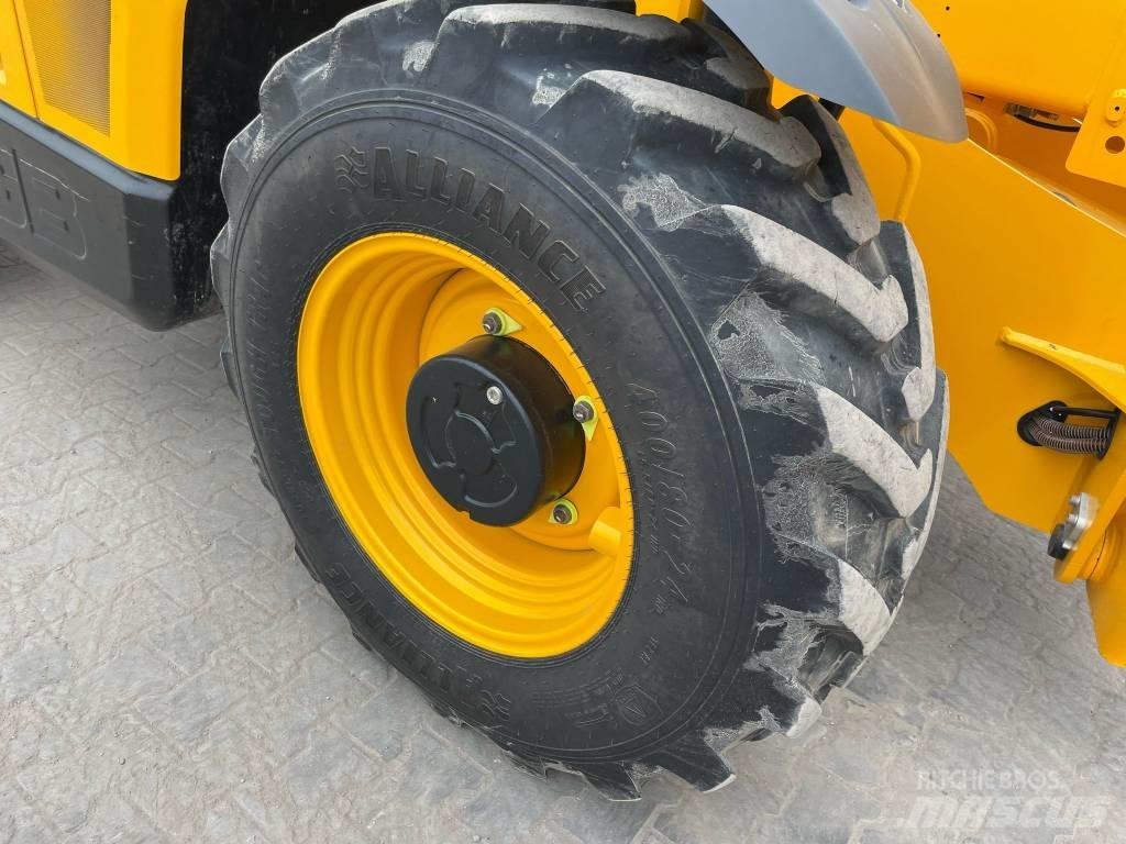 JCB 540-180 伸縮臂操作車