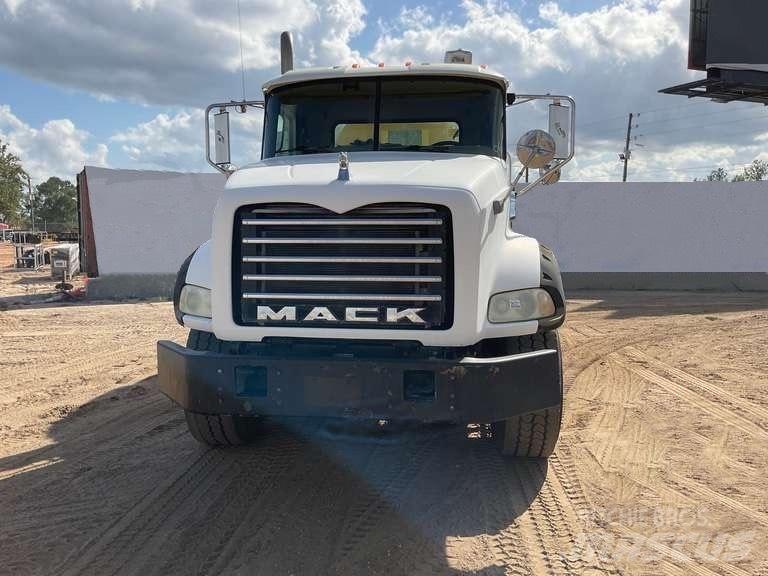 Mack CTP 713 B 其他貨車