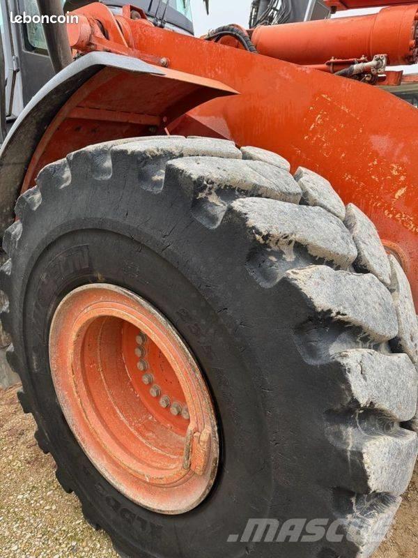 Hitachi ZW 250 輪胎式裝載機