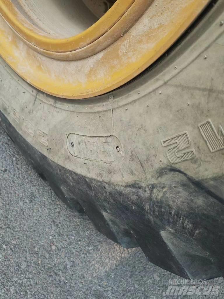 SEM 655D charger 輪胎式裝載機