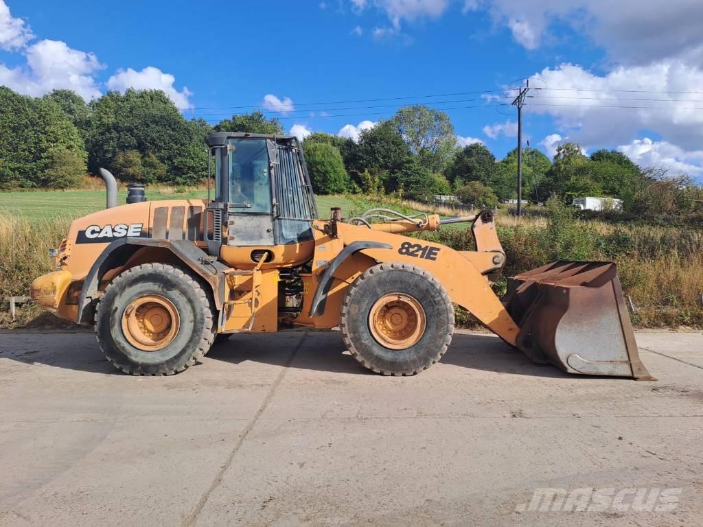 CASE 821 E XR 輪胎式裝載機
