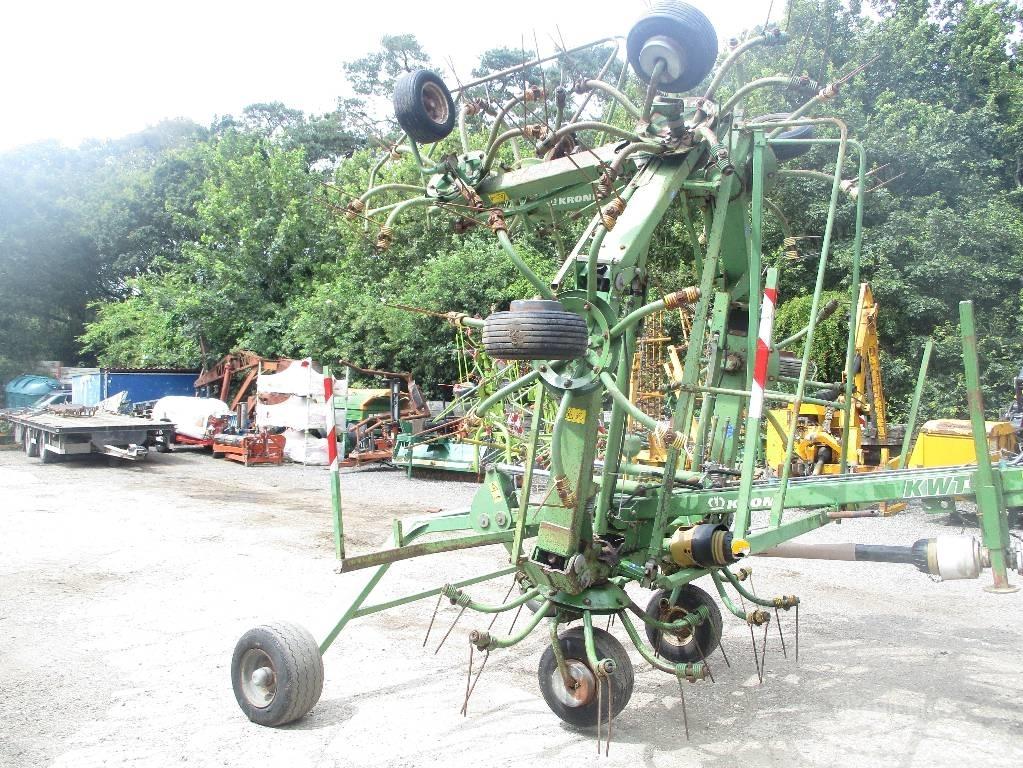 Krone KWT 10.50/8x7 耙與翻草機