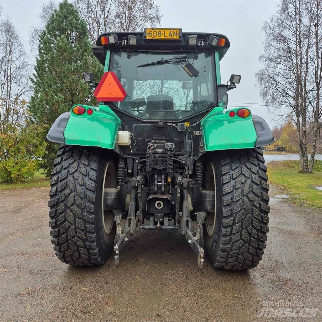 Valtra T182 Versu 曳引機