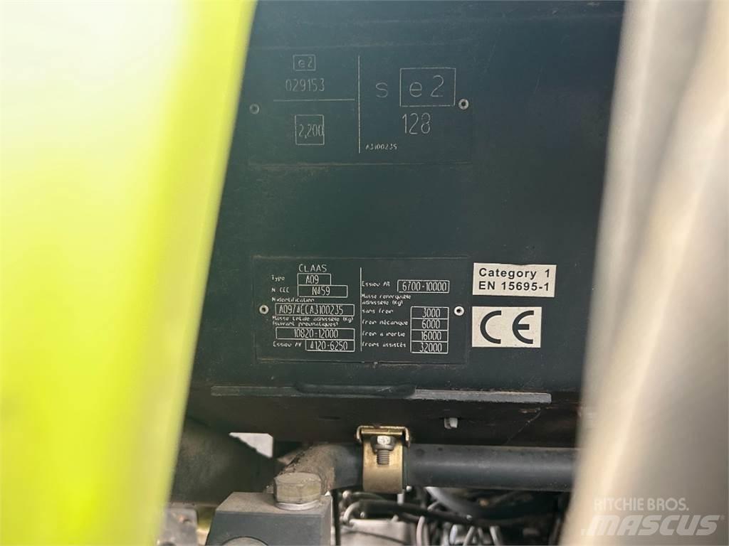 CLAAS Axion 810 曳引機