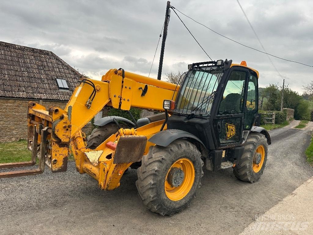 JCB 535-125 伸縮臂操作車