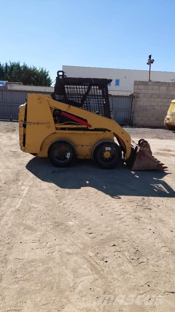 CAT 216 B 小型裝載機