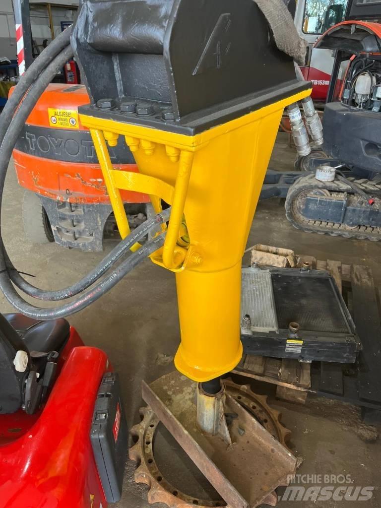 Montabert SD28 鐵鎚/碎石機
