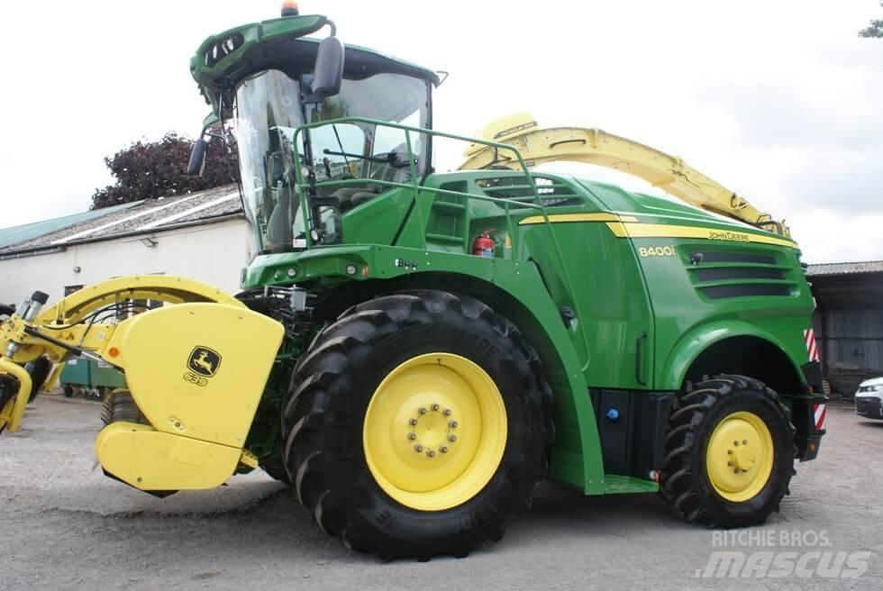 John Deere 8400 T 自走式飼料採集機
