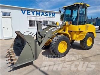 Volvo L 30 B 輪胎式裝載機