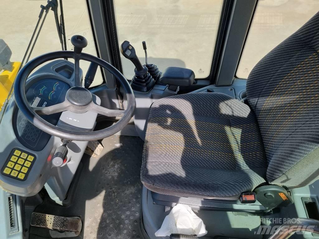 Volvo L 30 B 輪胎式裝載機