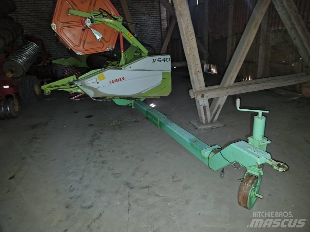 CLAAS Tucano 320 聯合收穫機