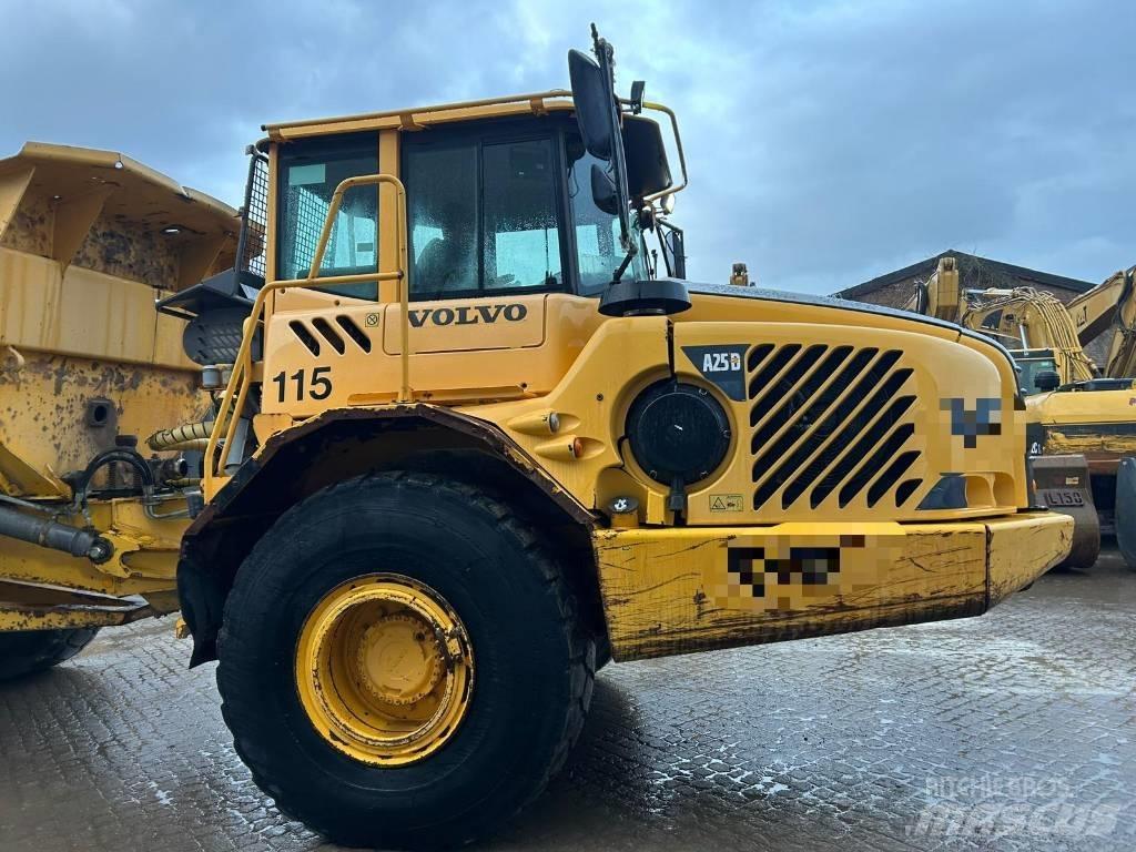 Volvo A 25 D 鉸接式起吊車