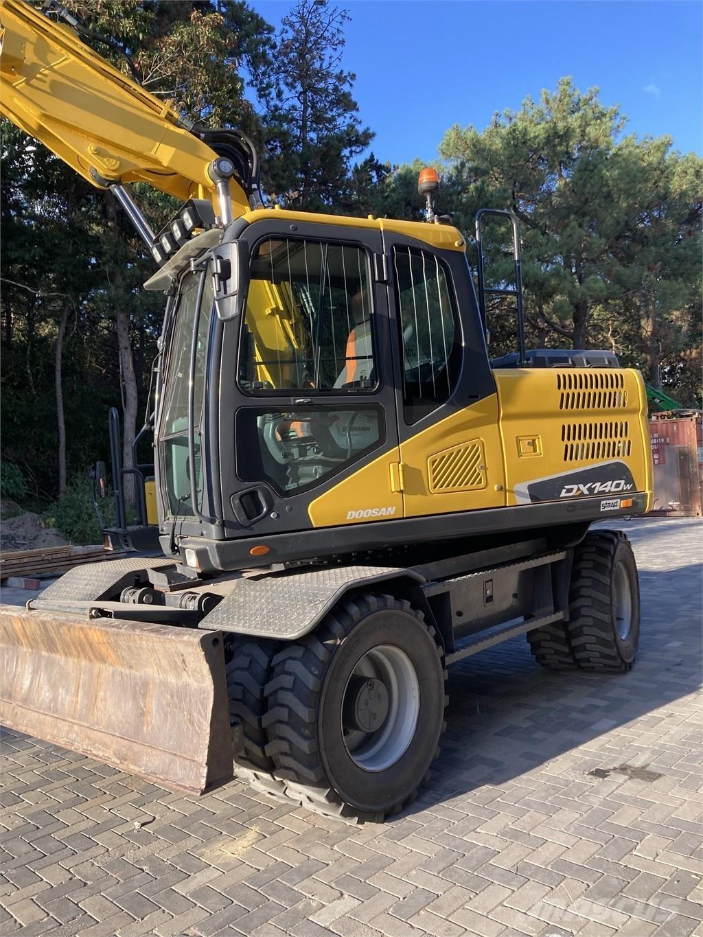 Doosan DX140W-5 旋轉式挖土機/掘鑿機/挖掘機