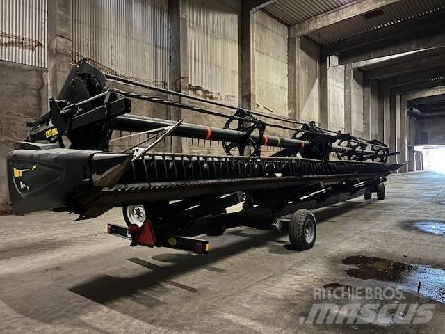 New Holland CR10.90 聯合收穫機
